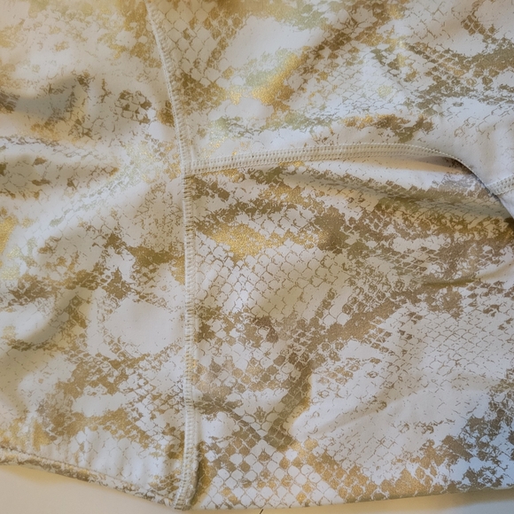 white and gold athleasure set - Picture 7 of 7